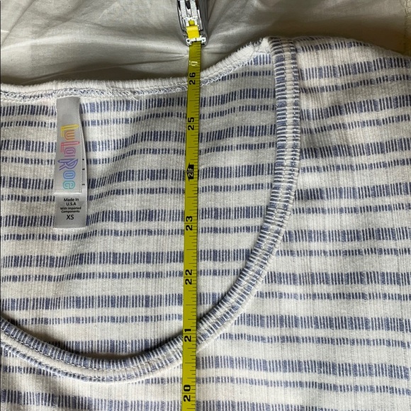 NWT LuLaRoe Striped Lynnae Long Sleeve Top - Picture 6 of 7
